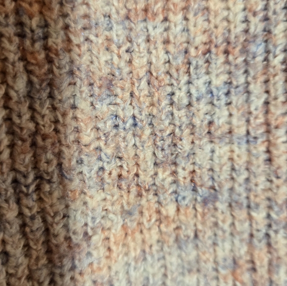 💗Old Navy Pastel V- Neck Sweater - Picture 2 of 4